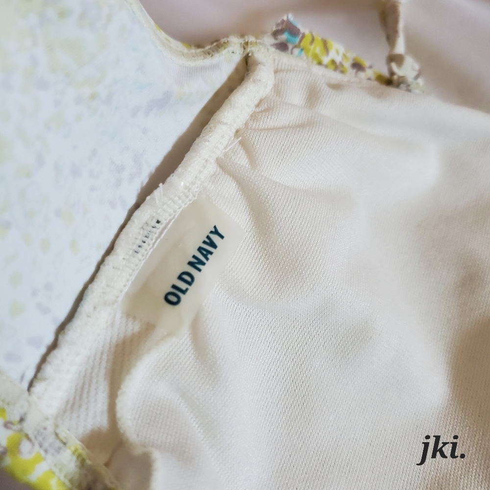 Two-Piece Women's Swimsuit - Picture 7 of 7